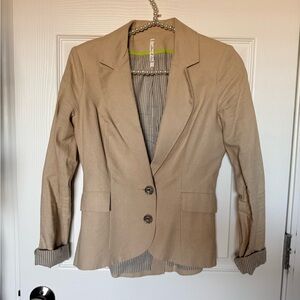 Willow & Clay Beige Blazer